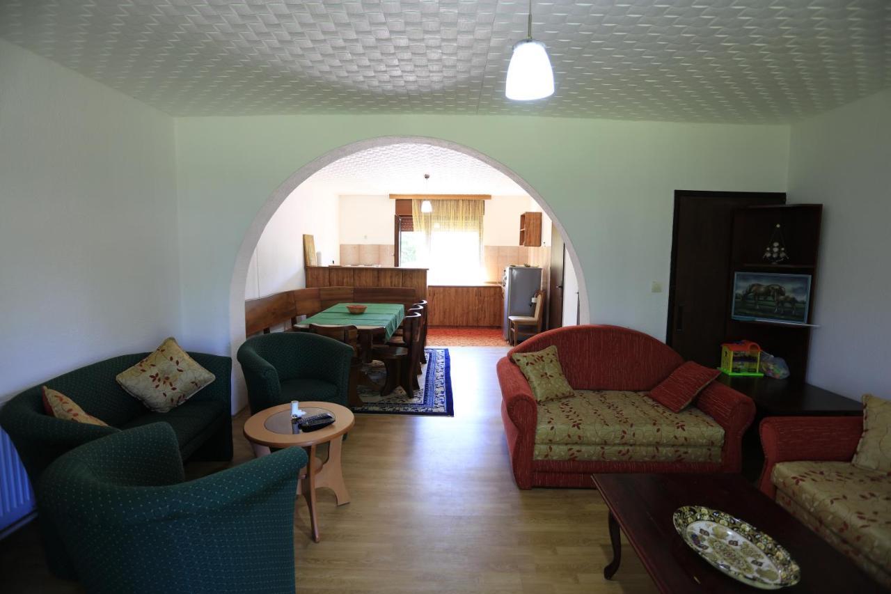 Kruševac Amigosranchヴィラ エクステリア 写真